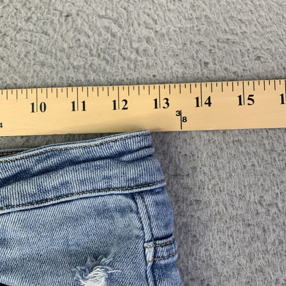 Light Wash Straight Leg Women’s Jeans - Picture 10 of 16